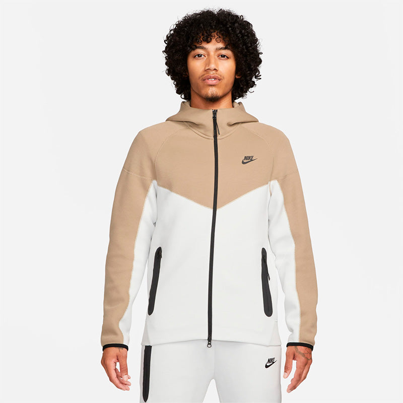 Conjunto Nike Tech Fleece Bege/Branco 2023 (New Season) – beltsports