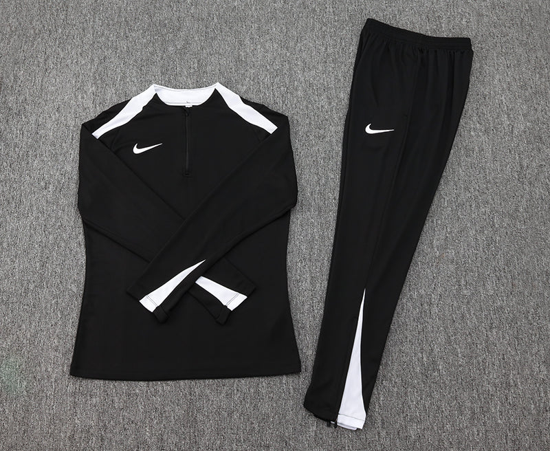 Conjunto Treino Nike - Preto/Branco II