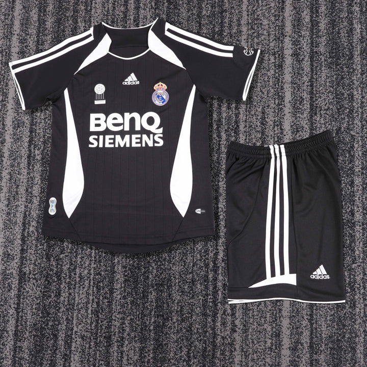 Camisa Retrô Real Madrid 2006/07 Away Infantil – Belt Sports