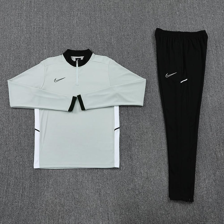 Conjunto Treino Nike - Cinza/Preto