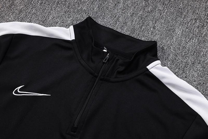 Blusão Treino Nike - Preto/Branco