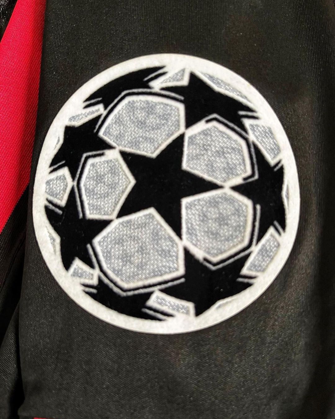 Camisa Retrô Milan 09/10 Manga Longa - Ronaldinho #80 (+Patches)