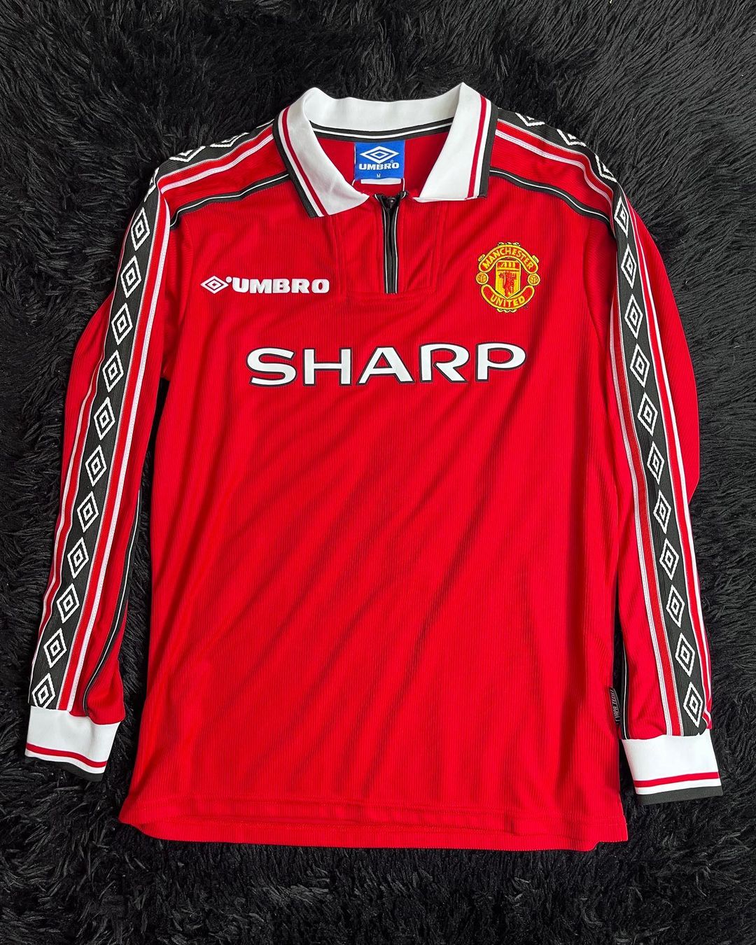 Camisa Retrô Manchester United 1998/99 Manga longa