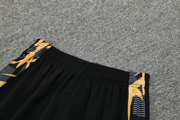 Conjunto Real Madrid 2024/25 Preto/Amarelo - Capuz