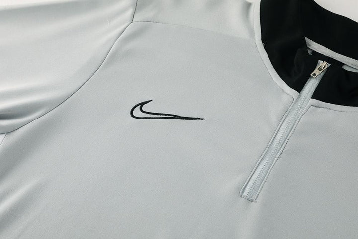 Blusão Treino Nike - Cinza Claro