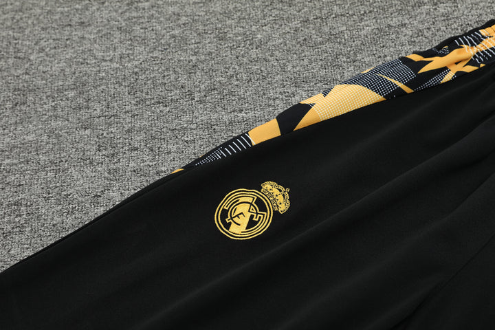 Conjunto Real Madrid 2024/25 Preto/Amarelo - Capuz