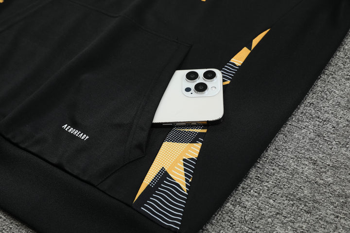 Blusão Real Madrid 2024/25 Preto/Amarelo - Capuz
