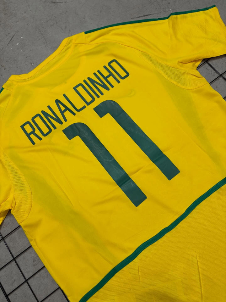 Camisa Retrô Brasil 2002 Home - Ronaldinho #11 (Pronta Entrega)