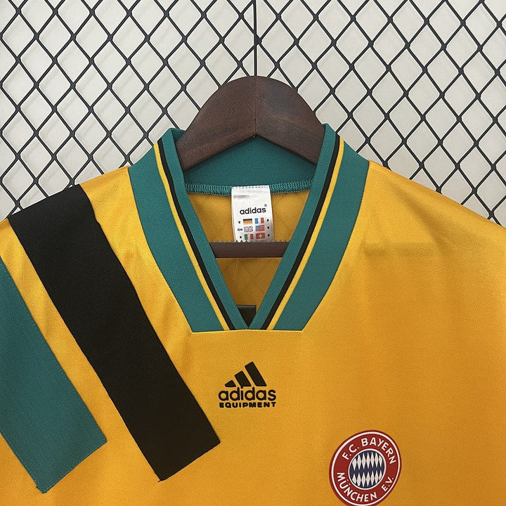 Camisa Retrô Bayern Munich 1993 Away – Belt Sports