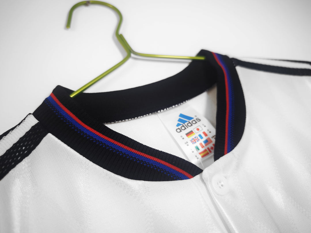 Camisa Retrô Bayern Munich 1997/98 Away – Belt Sports
