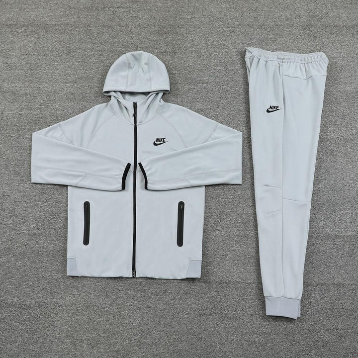 Conjunto Nike Tech Fleece - Cinza Claro