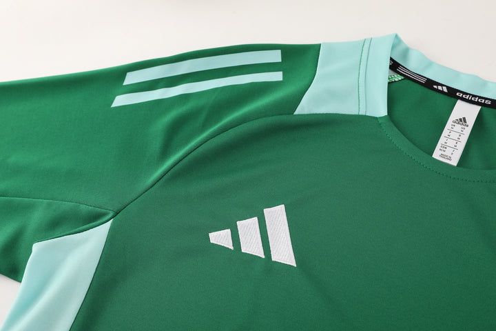Kit Adidas - Verde