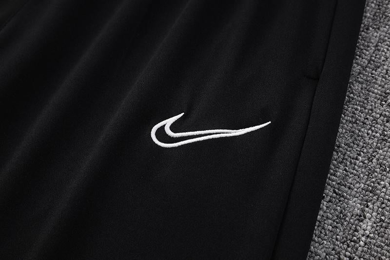 Calça Treino Nike - Preto/Branco IV