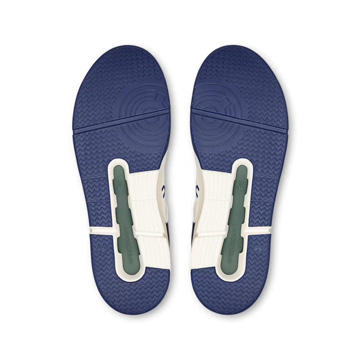 On Running The Roger Clubhouse – Branco/Açaí