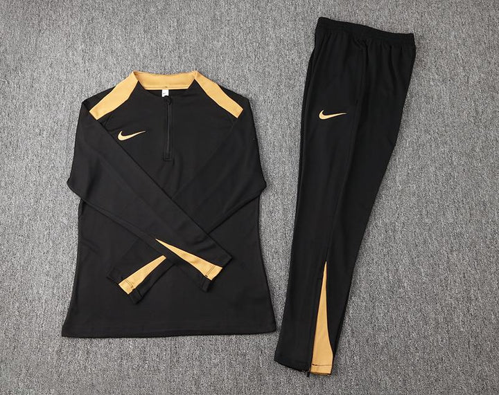 Conjunto Treino Nike - Preto/Dourado