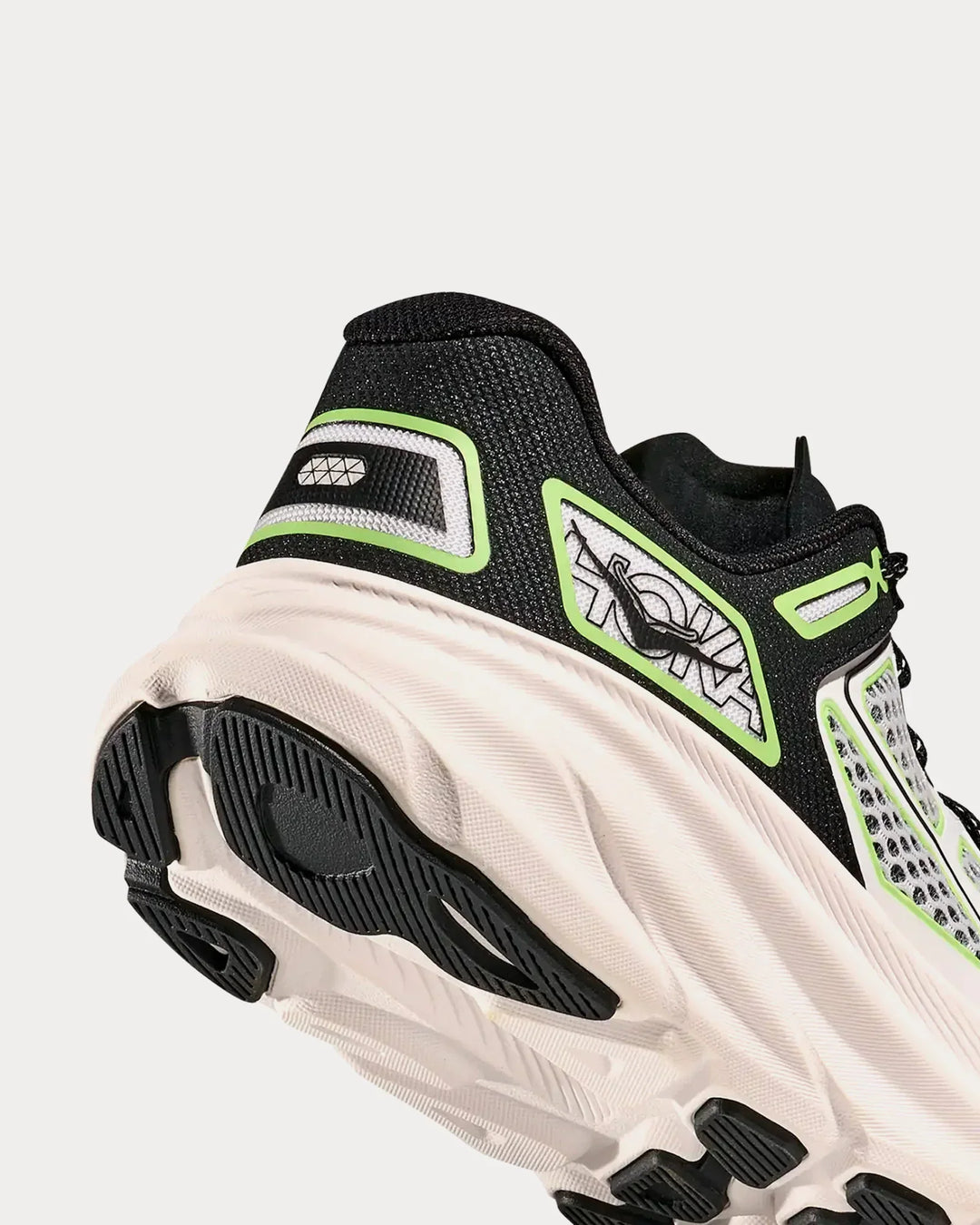 Hoka Clifton One9 – Preto/Branco