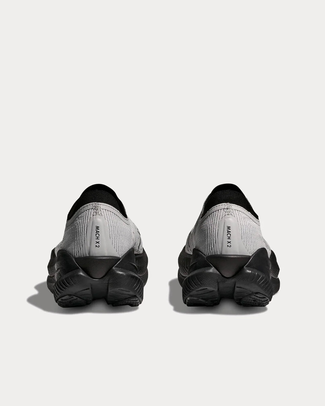 Hoka Mach X 2 – Preto/Bege Claro