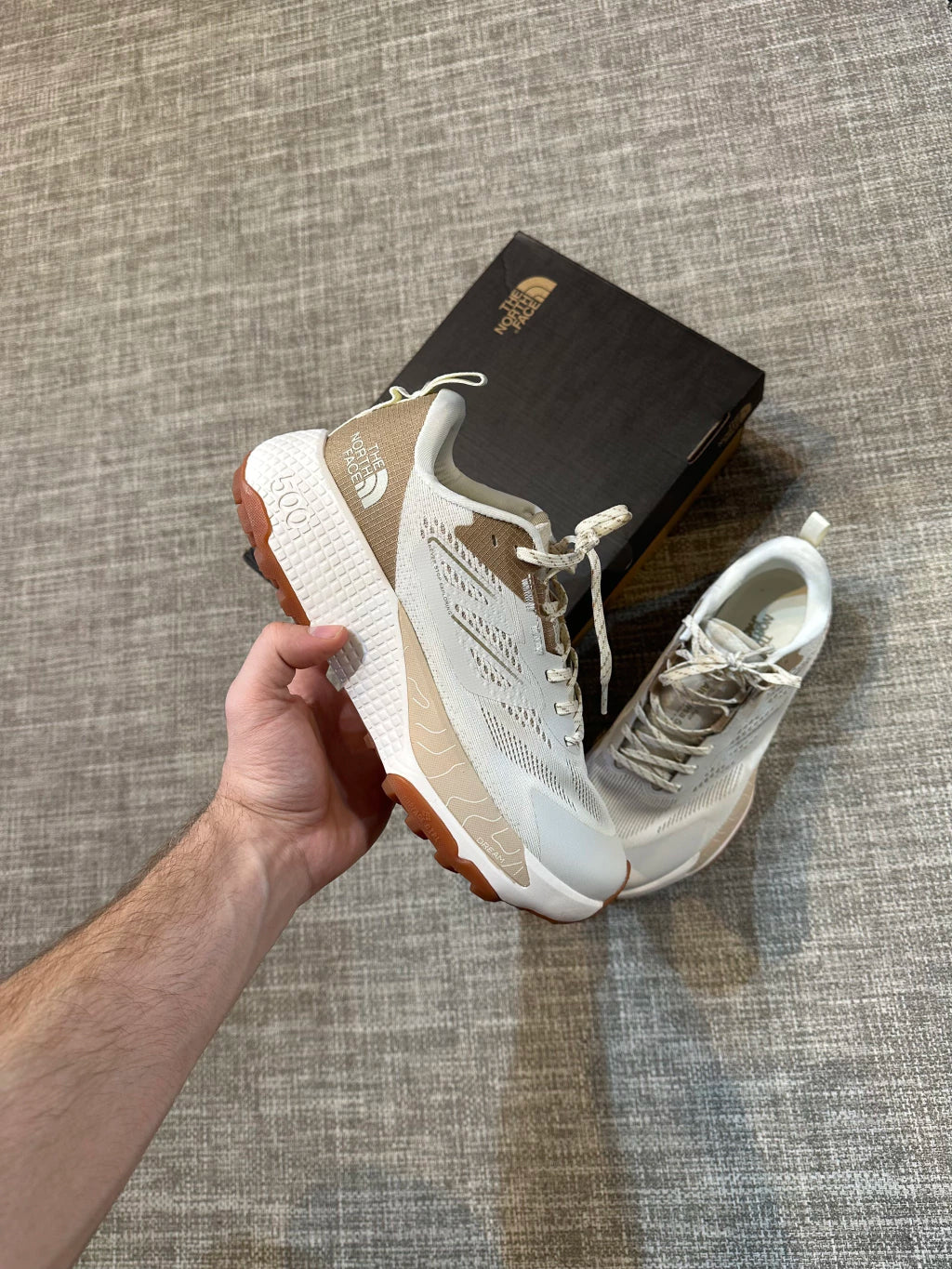 The North Face Altamesa 500 – Branco/Duna/Cascalho