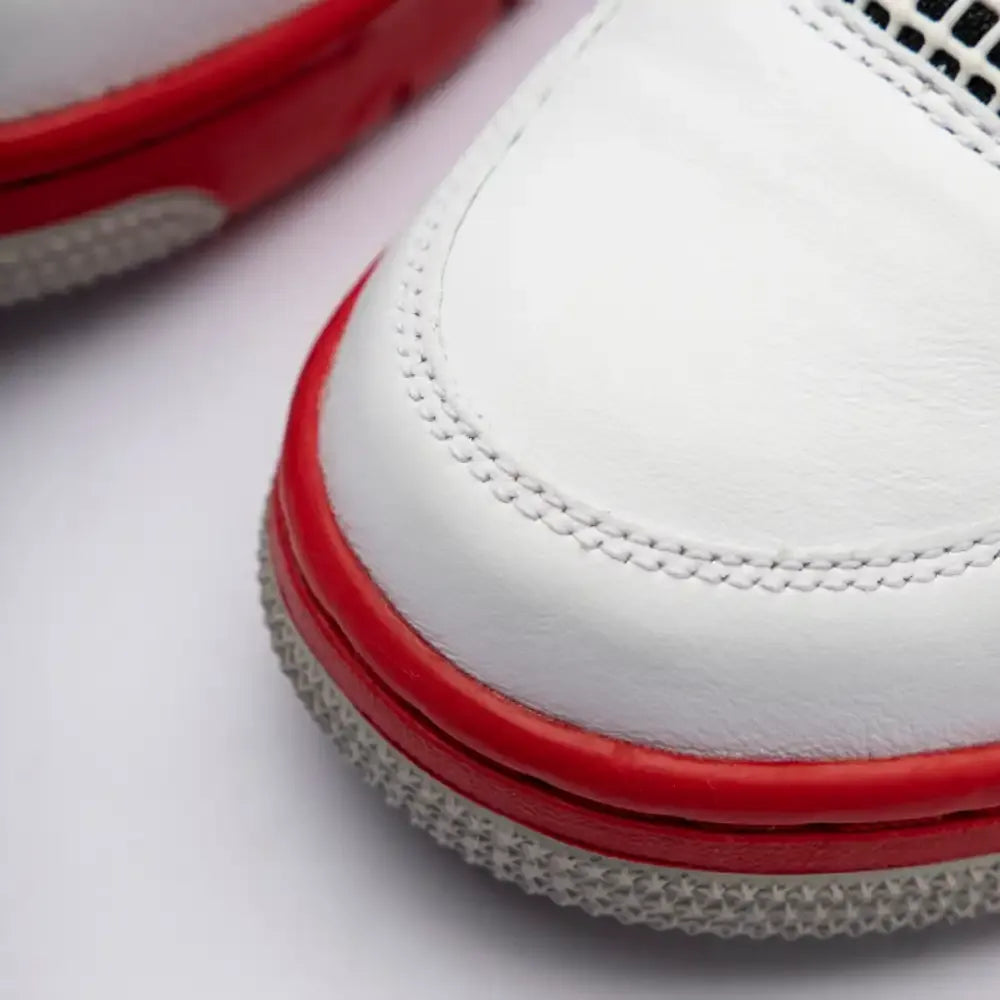 Air Jordan 4 - Branco/Vermelho