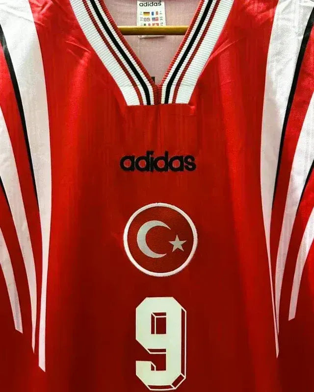 Camisa Retrô Turquia 1996/97 Home - Hakan Sukur #9 (+Patches)