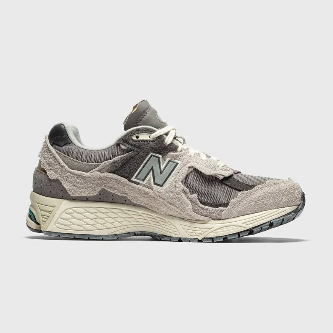 New Balance 2002R Protection Pack - Nuvem de chuva