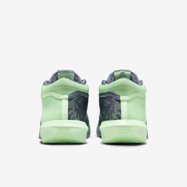 Tênis Nike LeBron Witness 8 - Verde Neon