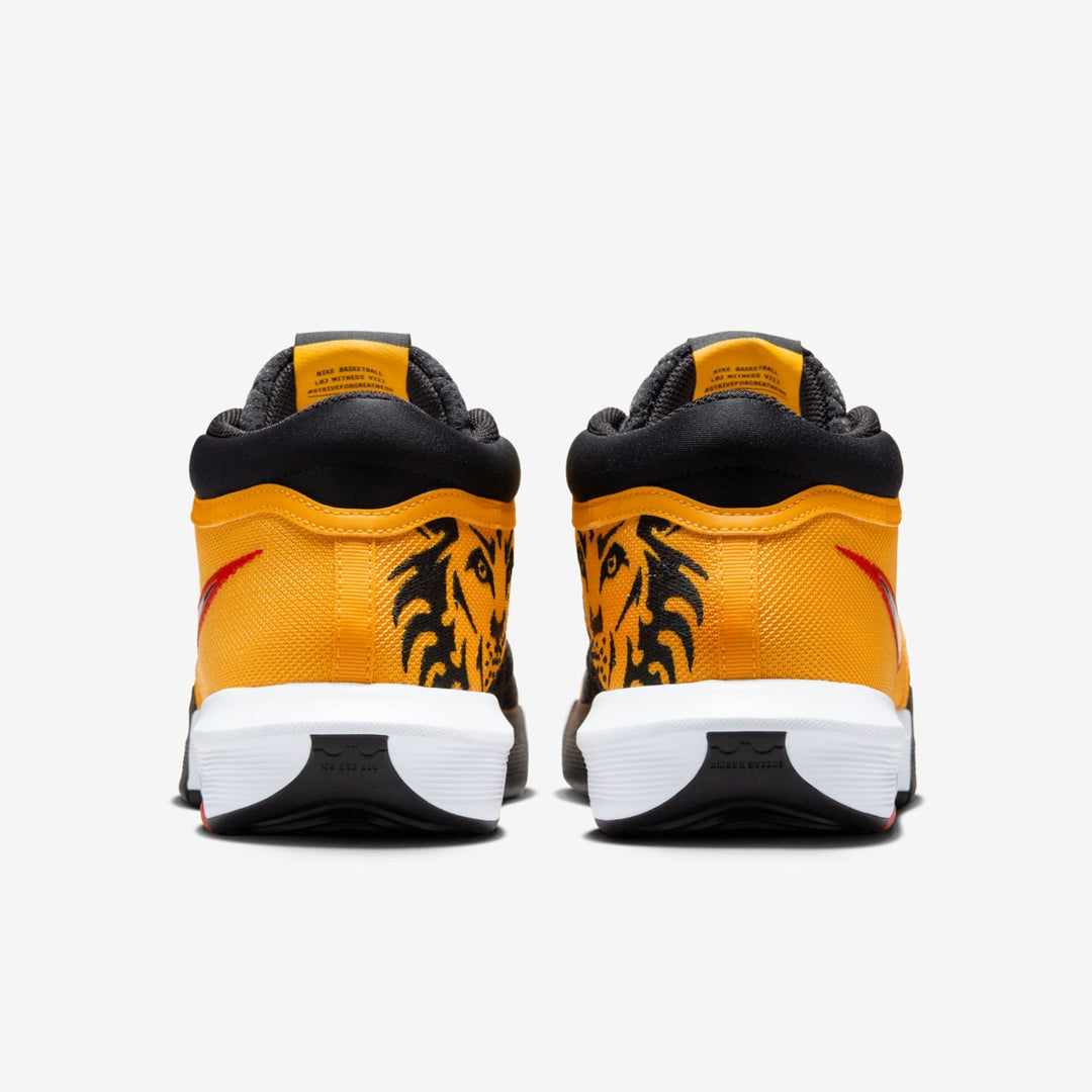 Tênis Nike LeBron Witness 8 - Laranja