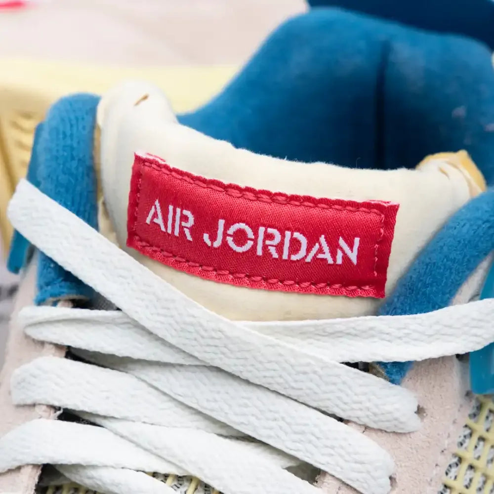 Jordan 4 Retro Union Goiaba Ice