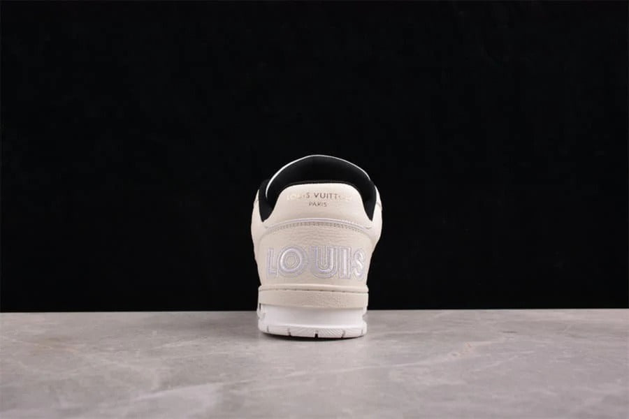 Louis Vuitton Trainer – Preto/Branco/Creme