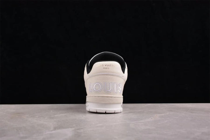 Louis Vuitton Trainer – Preto/Branco/Creme