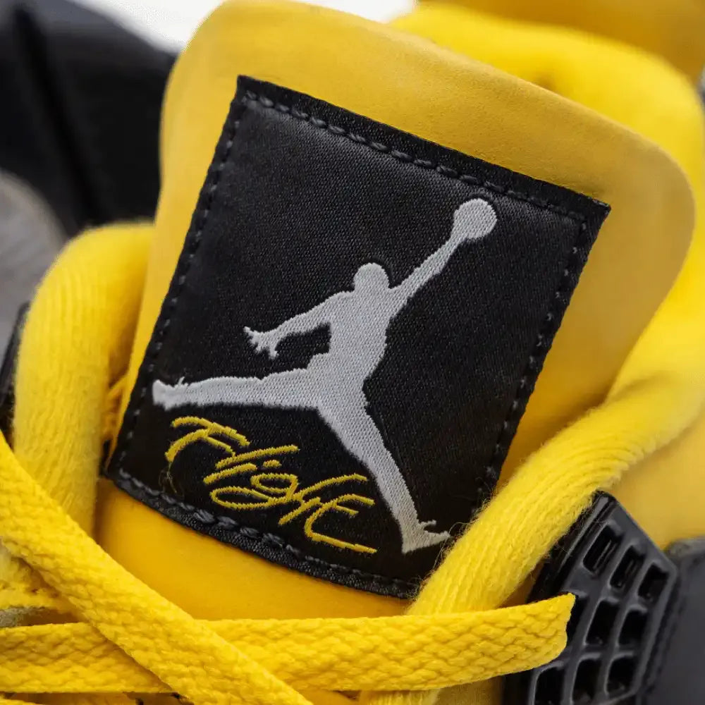 Jordan 4 Retro – Amarelo
