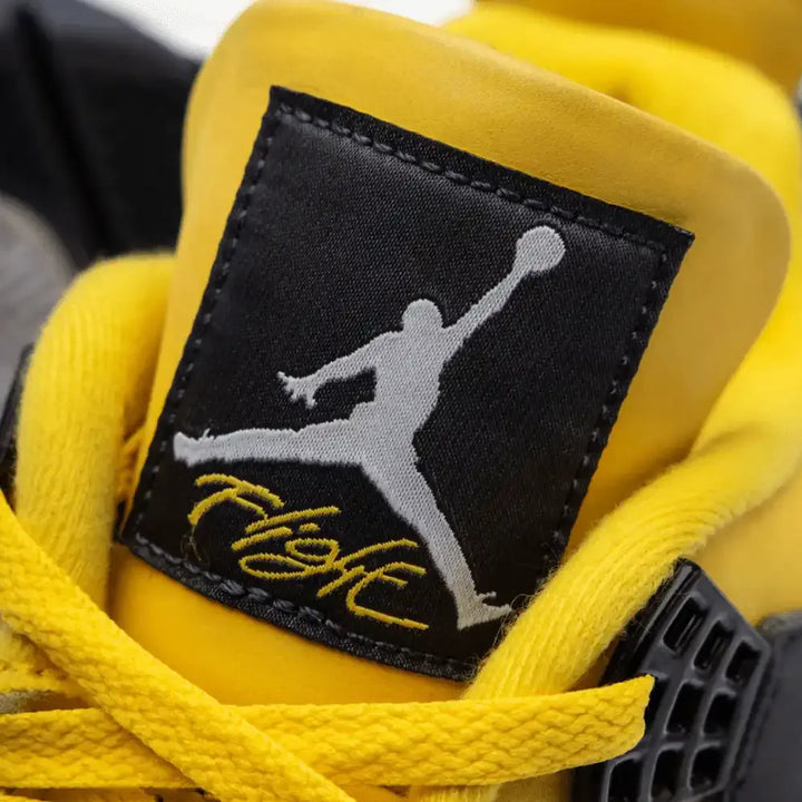 Jordan 4 Retro – Amarelo