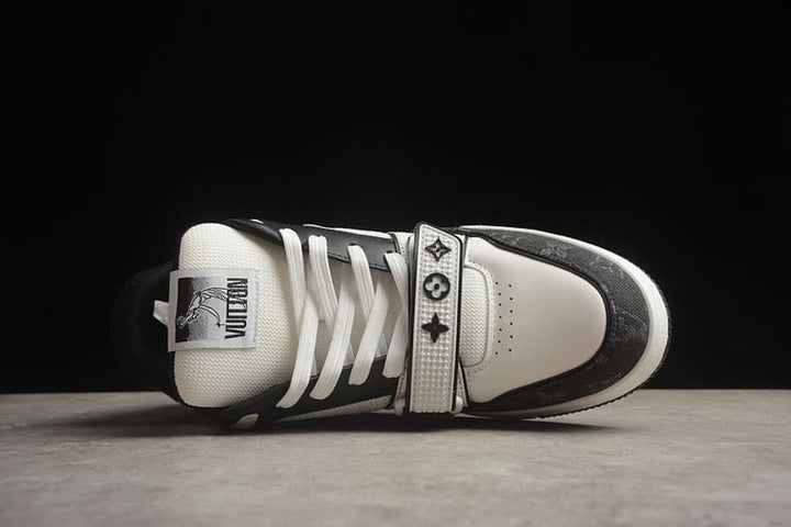 Louis Vuitton Trainer – Preto/Branco