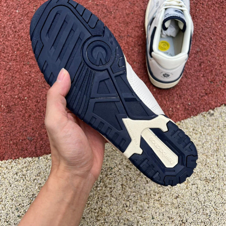 New Balance 550 - Branco/Azul Marinho