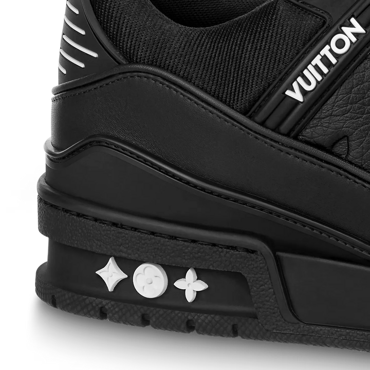 Louis Vuitton Trainer – Preto Embossed