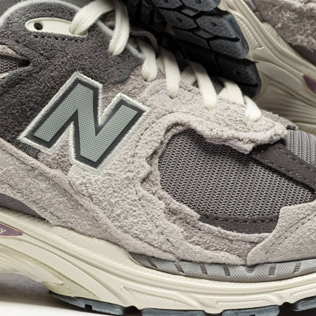 New Balance 2002R Protection Pack - Nuvem de chuva