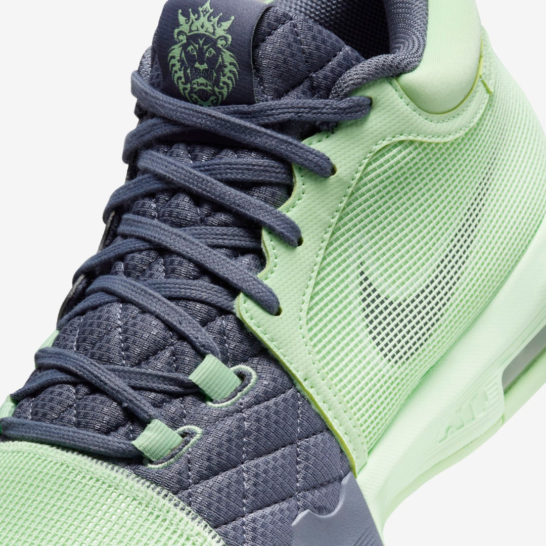 Tênis Nike LeBron Witness 8 - Verde Neon
