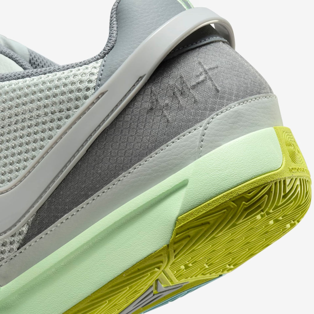 Tênis Nike JA 1 - Cinza