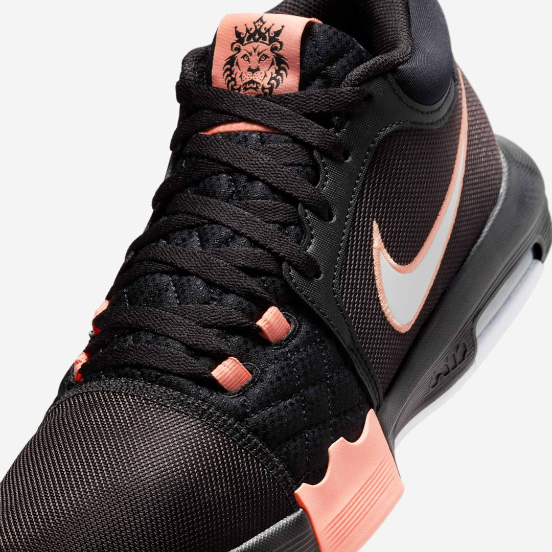 Tênis Nike LeBron Witness 8 - Preto