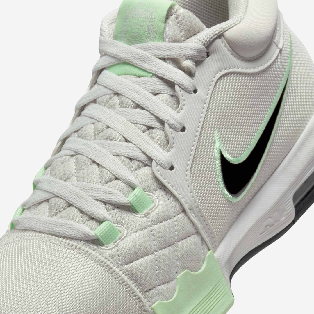 Tênis Nike LeBron Witness 8 - Bege