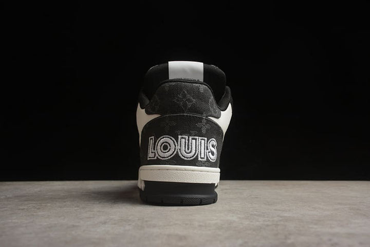 Louis Vuitton Trainer – Preto/Branco