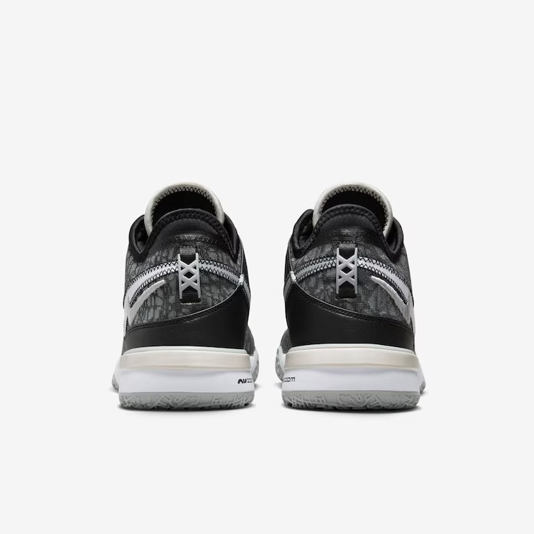 Tênis Nike LeBron NXXT Gen - Preto/Branco