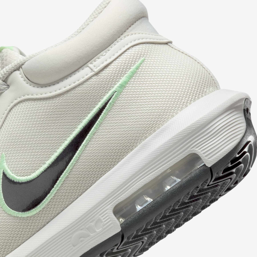 Tênis Nike LeBron Witness 8 - Bege