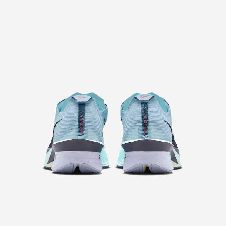 Tênis Nike ZoomX VaporFly 4 - Azul Claro/Preto