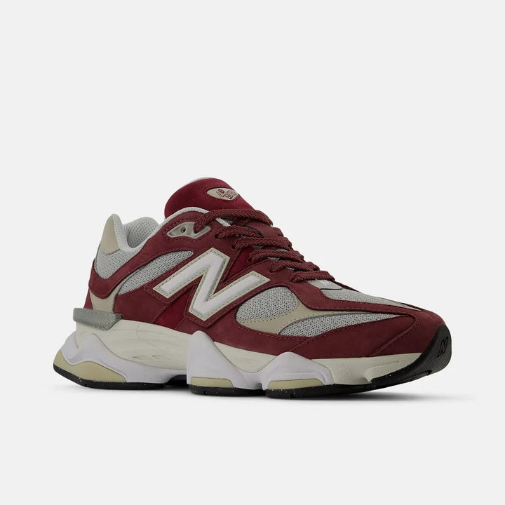 New Balance 9060 – Borgonha/Bege