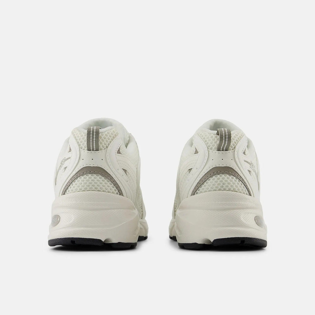 New Balance 530 – Branco/Marrom claro