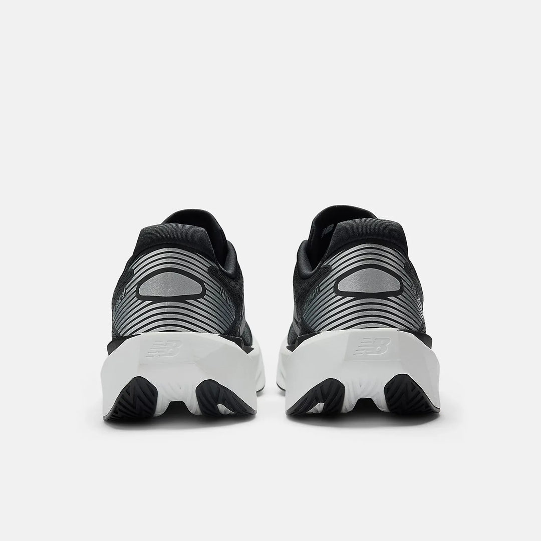 New Balance FuelCell Rebel v5 - Preto