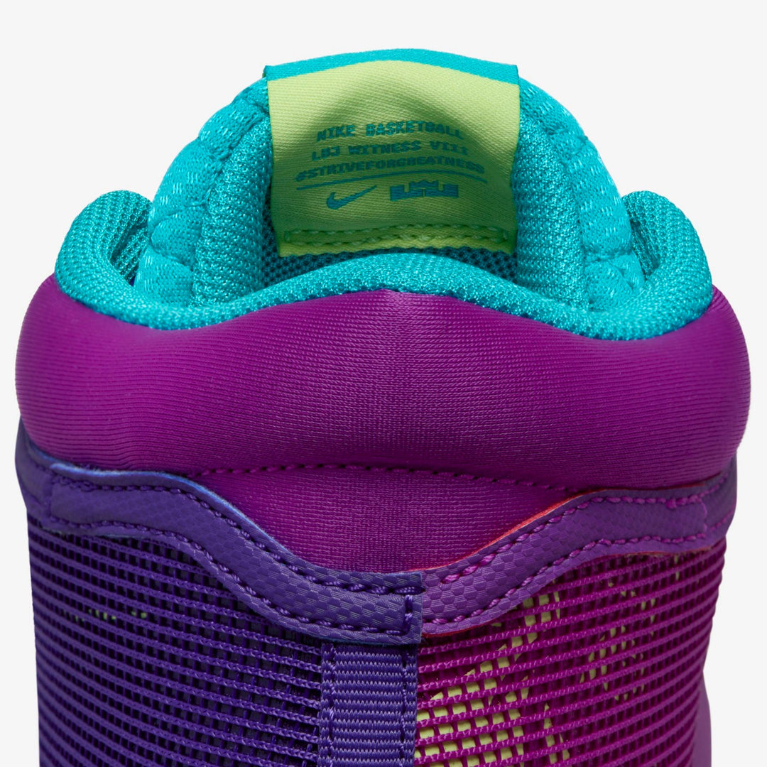 Tênis Nike LeBron Witness 8 - Roxo