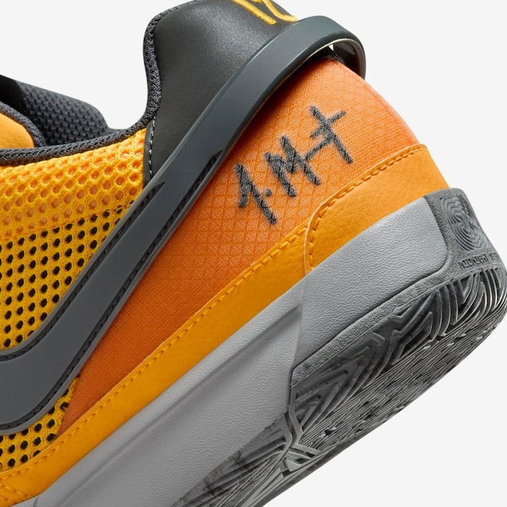 Tênis Nike JA 1 - Laranja