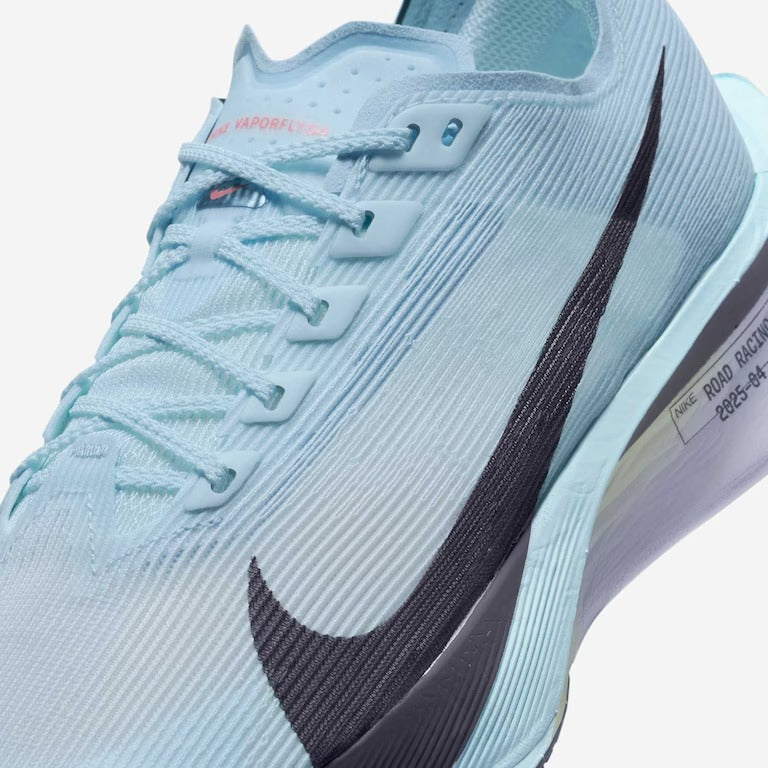 Tênis Nike ZoomX VaporFly 4 - Azul Claro/Preto